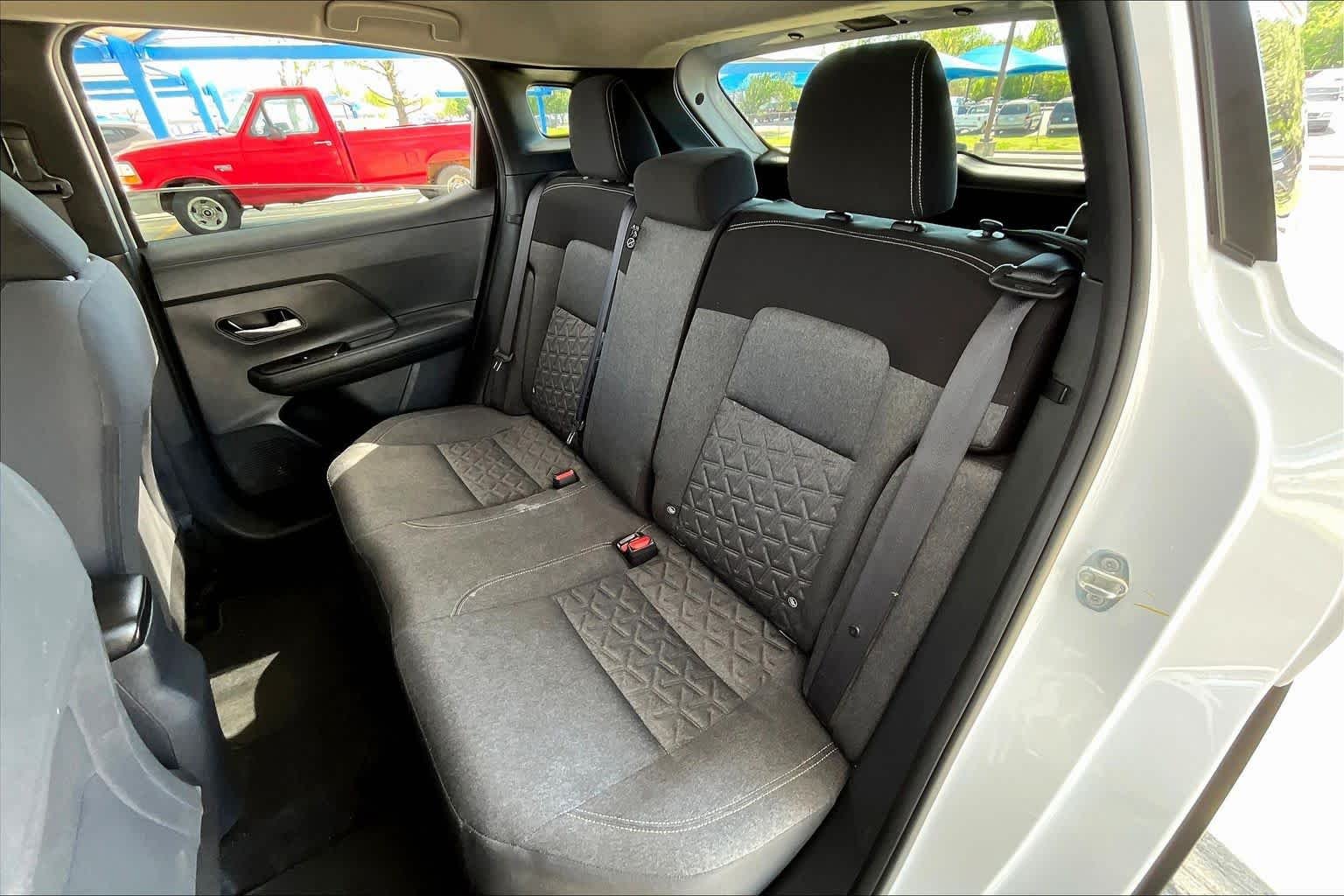 Used 2025 Aspen White Tricoat Nissan SV image 40