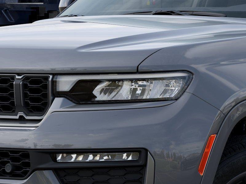 New 2027 Sting-Gray Clear-Coat Paint Jeep Limited Reserve image 10
