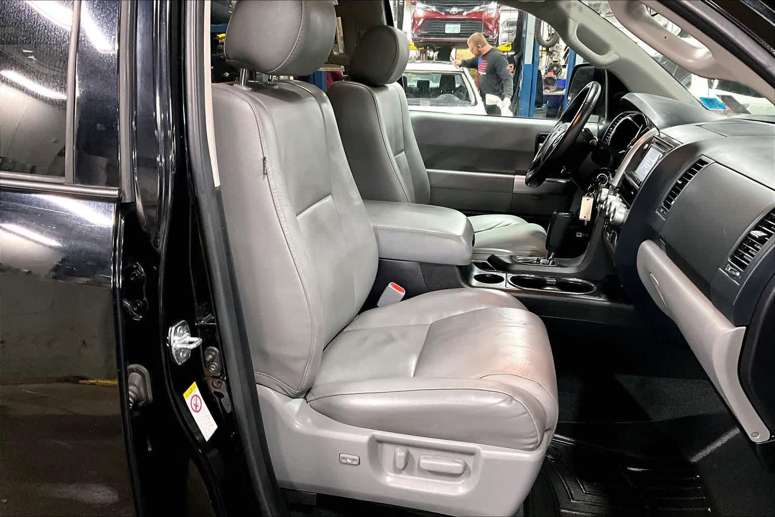 Used 2018 Midnight Black Metallic Toyota Limited image 8