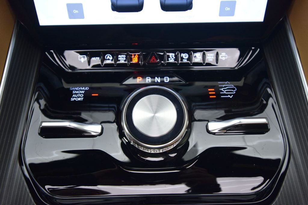 New 2026 Bright White Clear-Coat Exterior Paint Jeep Summit Reserve image 23
