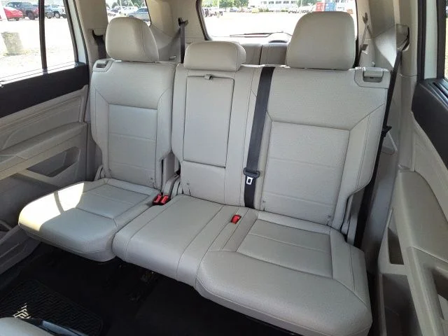 Used 2023 White Volkswagen 3.6L V6 SE w/Technology image 13