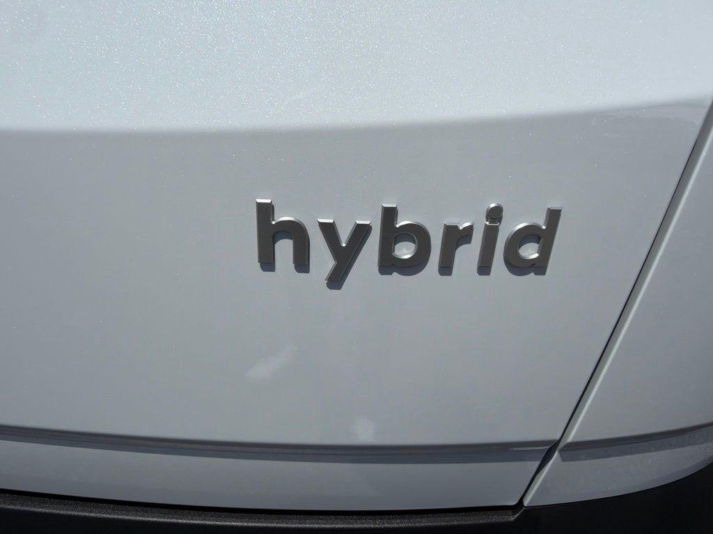 New 2026 White Hyundai SEL FWD image 9