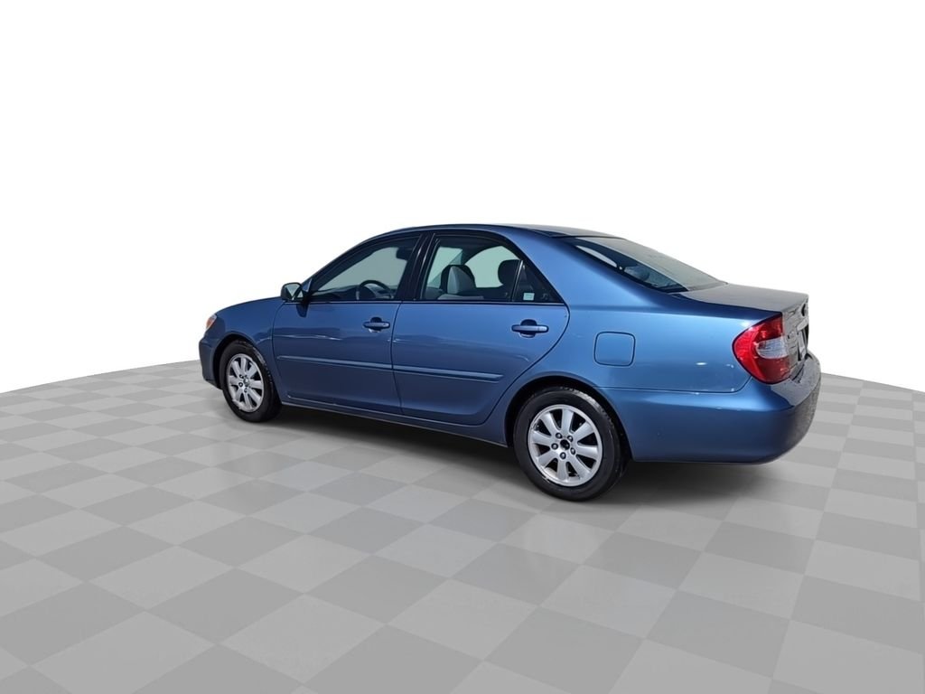 Used 2004  Toyota XLE image 6