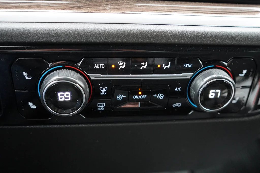 Certified Used 2025 Summit White Chevrolet LT image 28