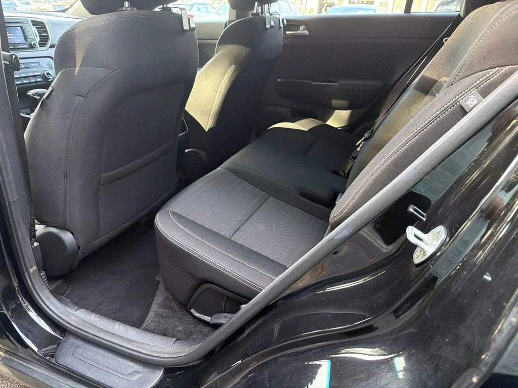 Used 2018 Red Kia LX image 20