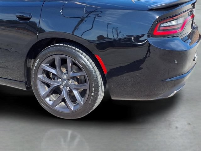 Used 2020 Black Dodge SXT RWD image 18