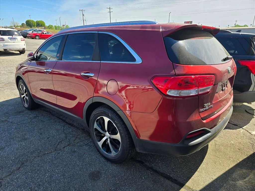 Used 2018 Red Kia EX image 10