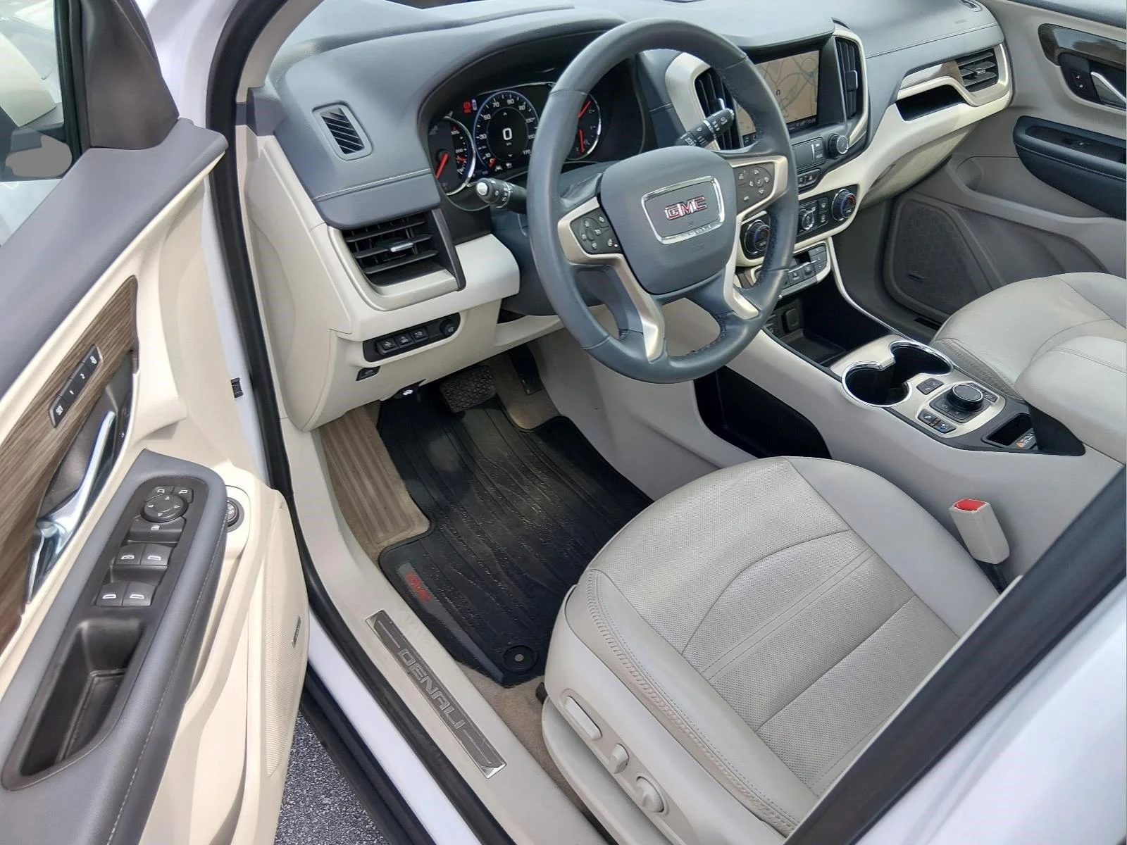 Used 2024 White Frost Tricoat GMC Denali image 15