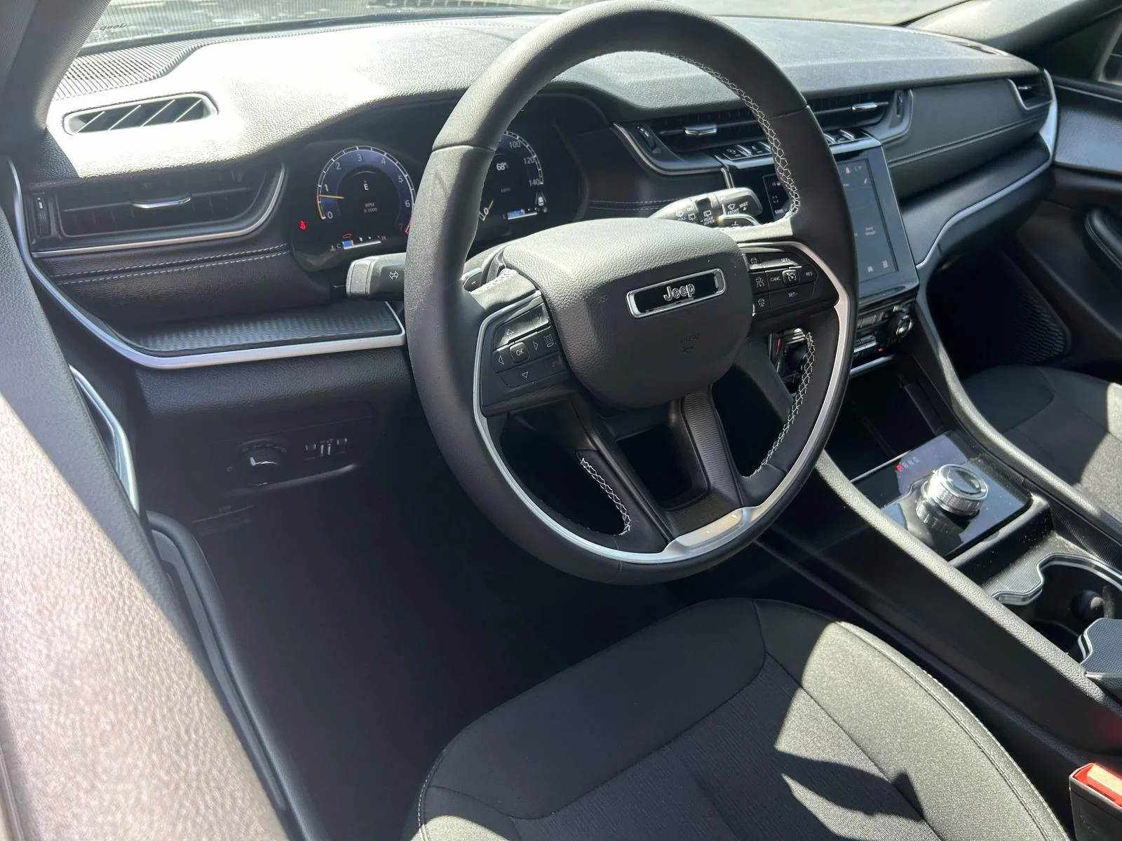Used 2025 Gray Jeep Laredo 4x4 image 8