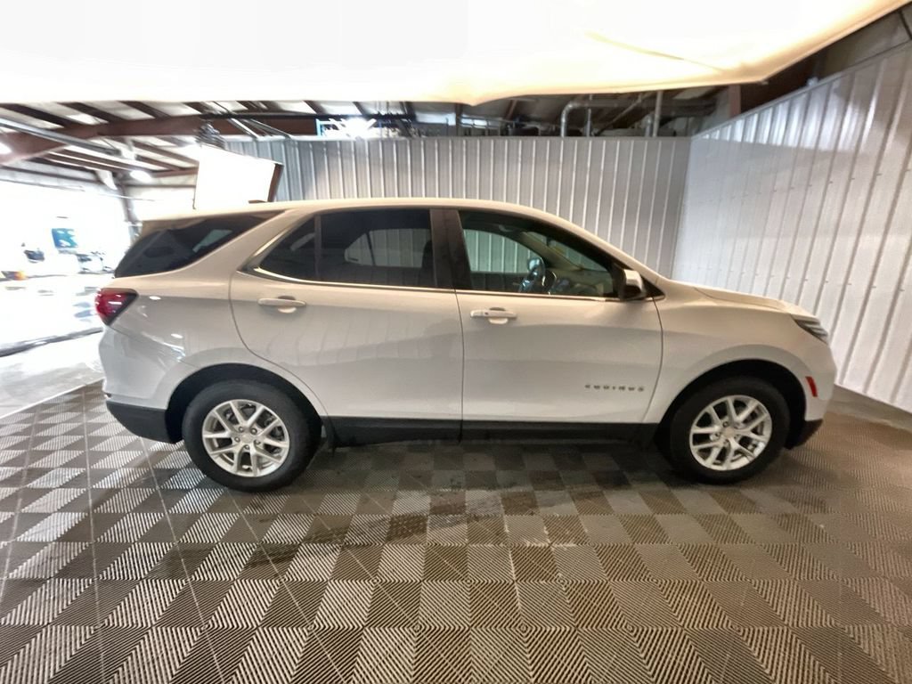Used 2023 Summit White Chevrolet LT image 9
