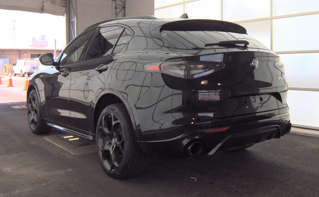 Used 2025 Black Alfa Romeo Veloce image 4