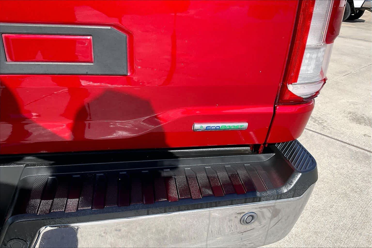 Used 2021 Rapid Red Metallic Tinted Clearcoat Ford LARIAT image 9