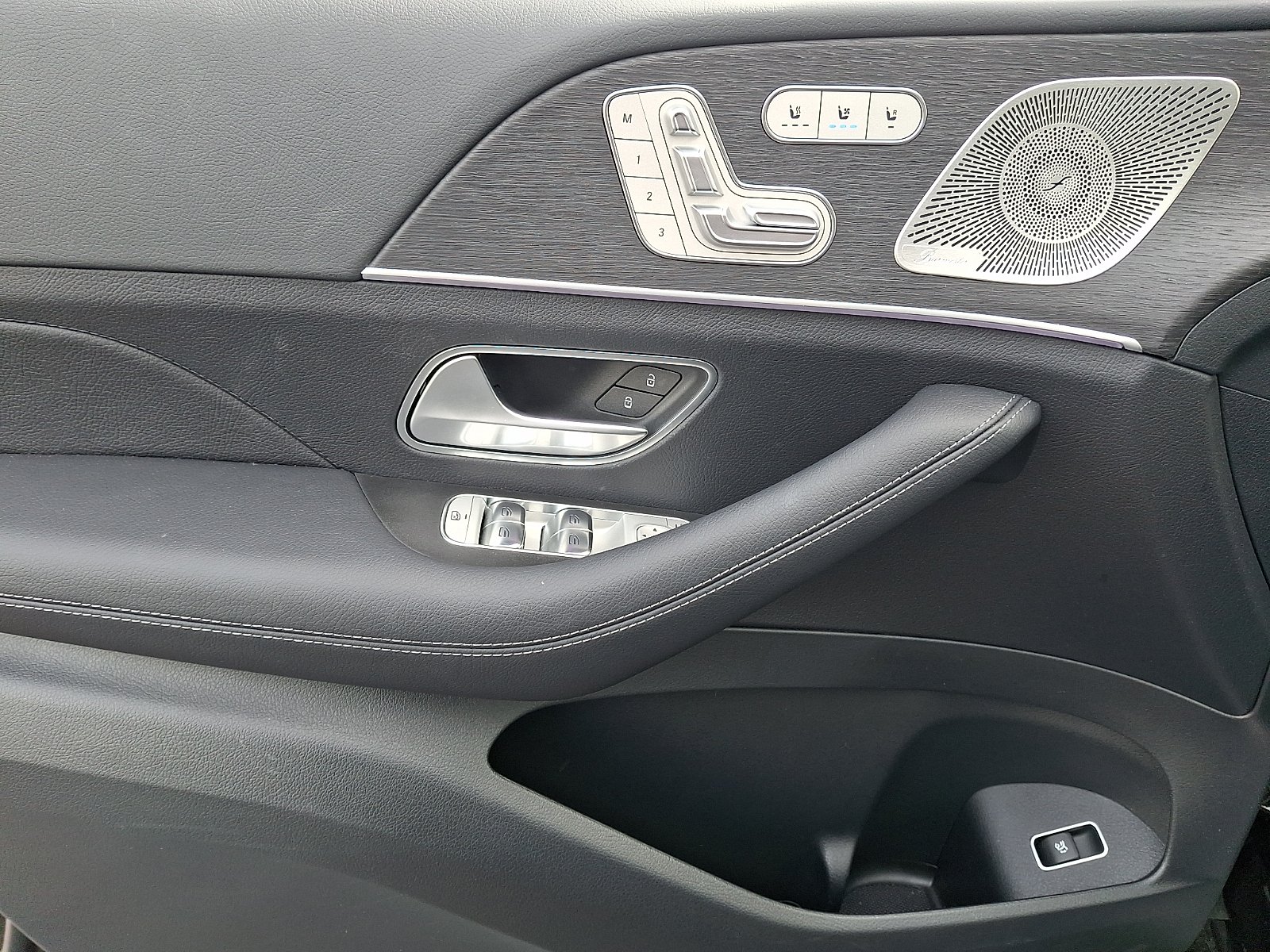 Used 2026 Obsidian Black Metallic - 197 Mercedes-Benz  image 12