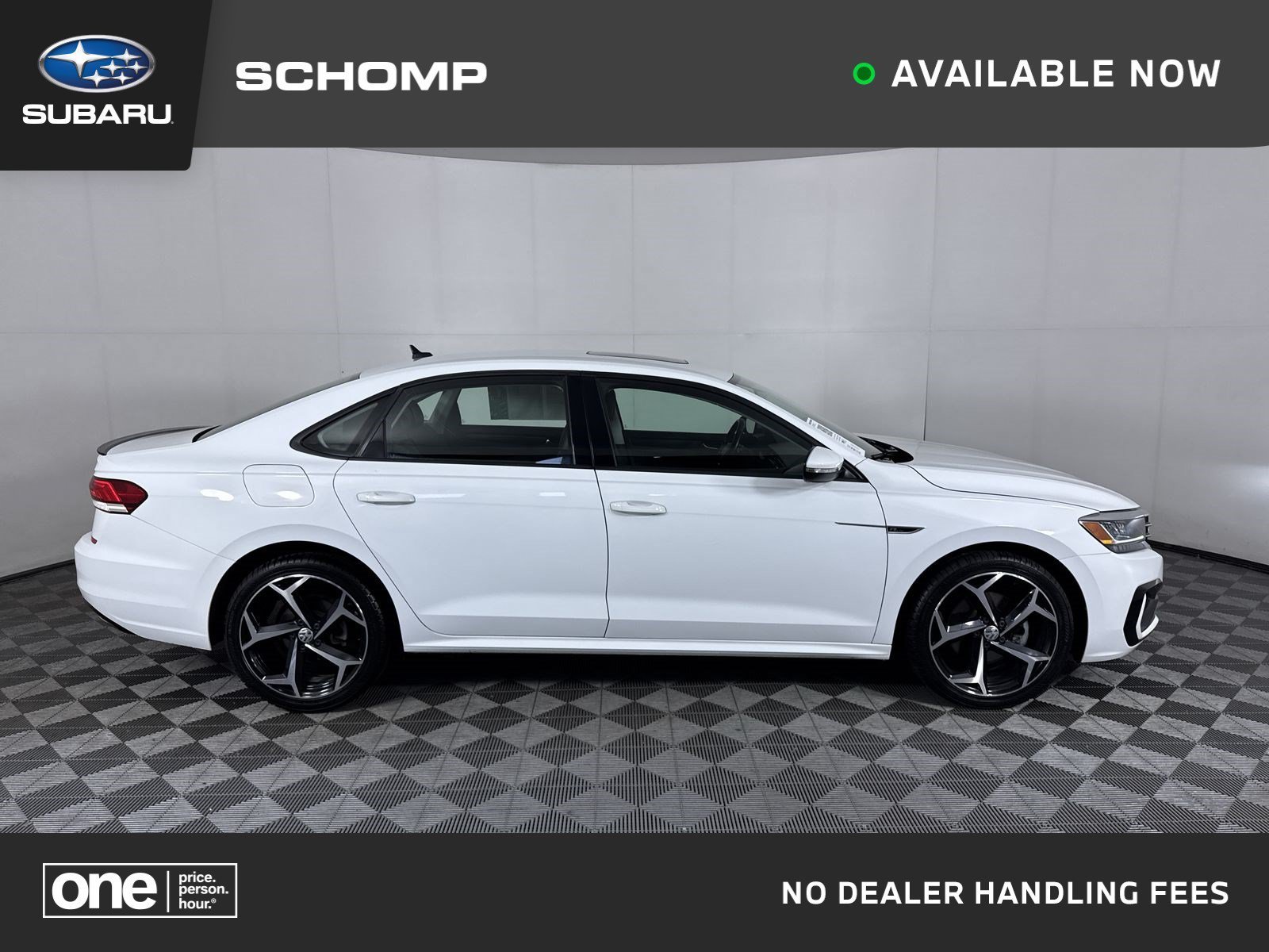 2020 Volkswagen Passat 2.0T R-Line Auto's photo