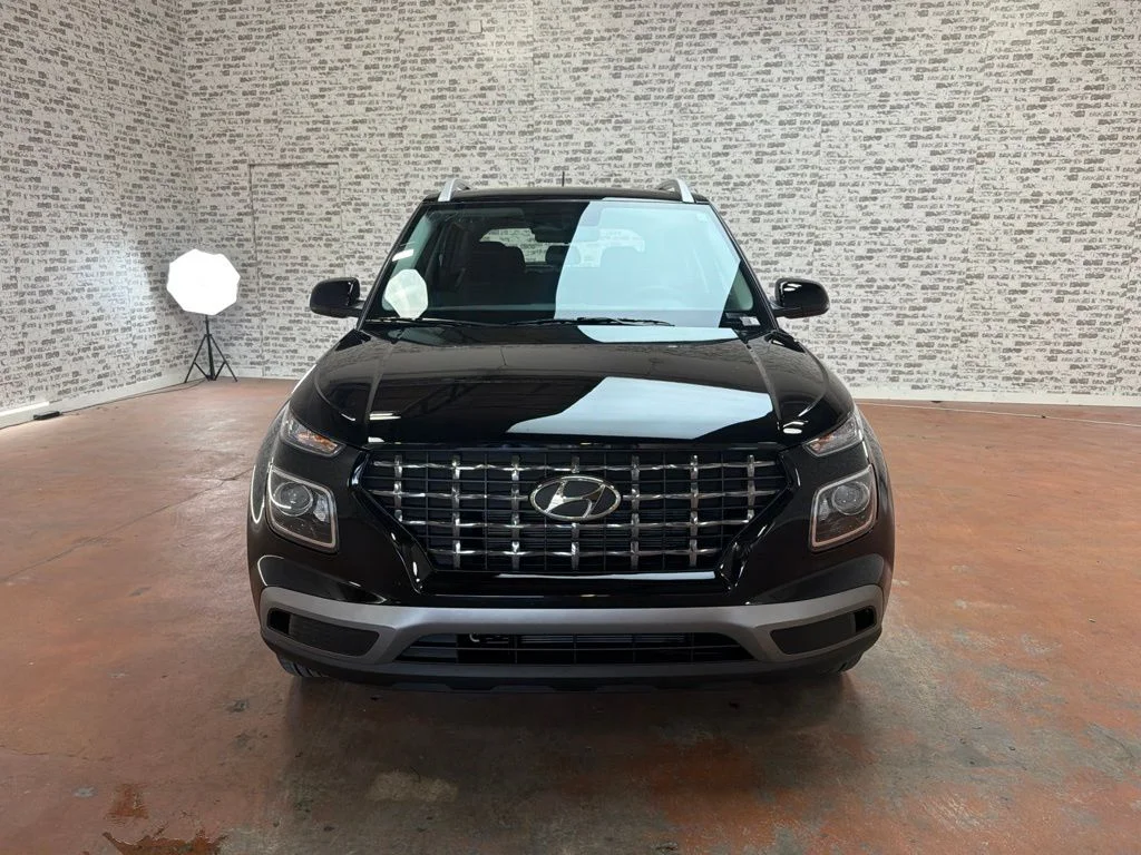 New 2026 Onyx Black Hyundai SEL image 2