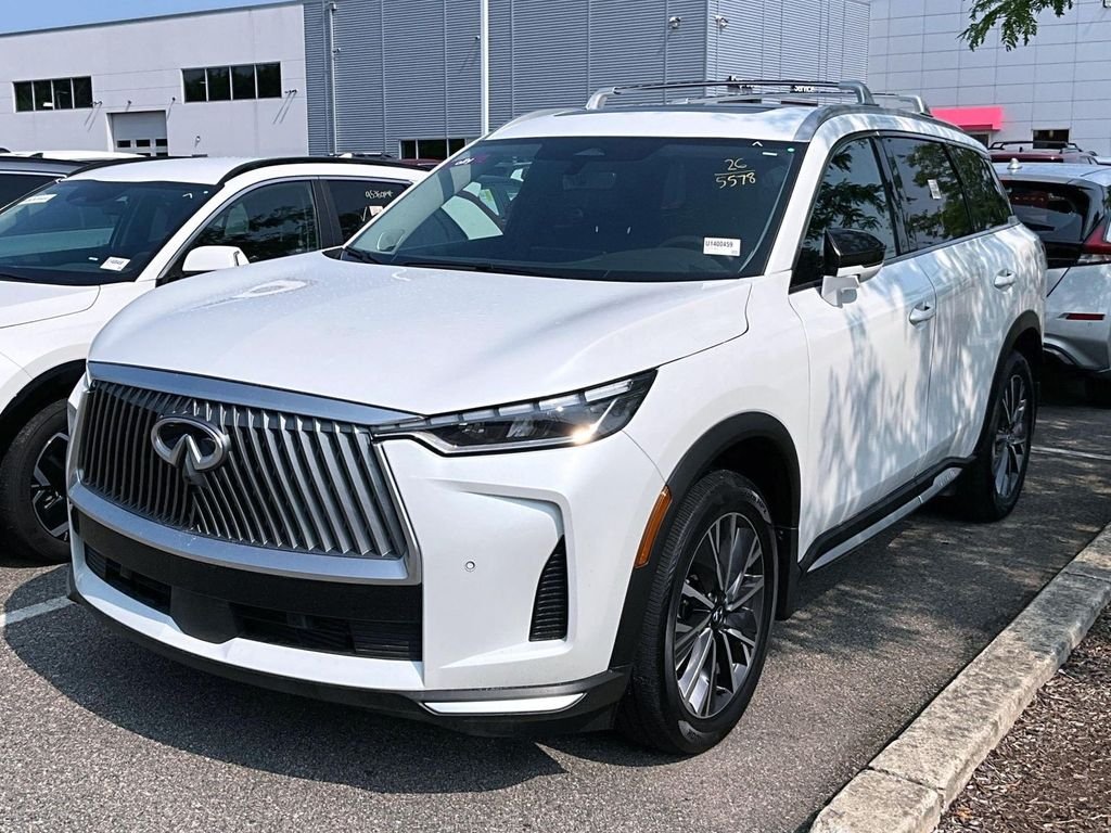 Used 2026 White INFINITI LUXE image 3