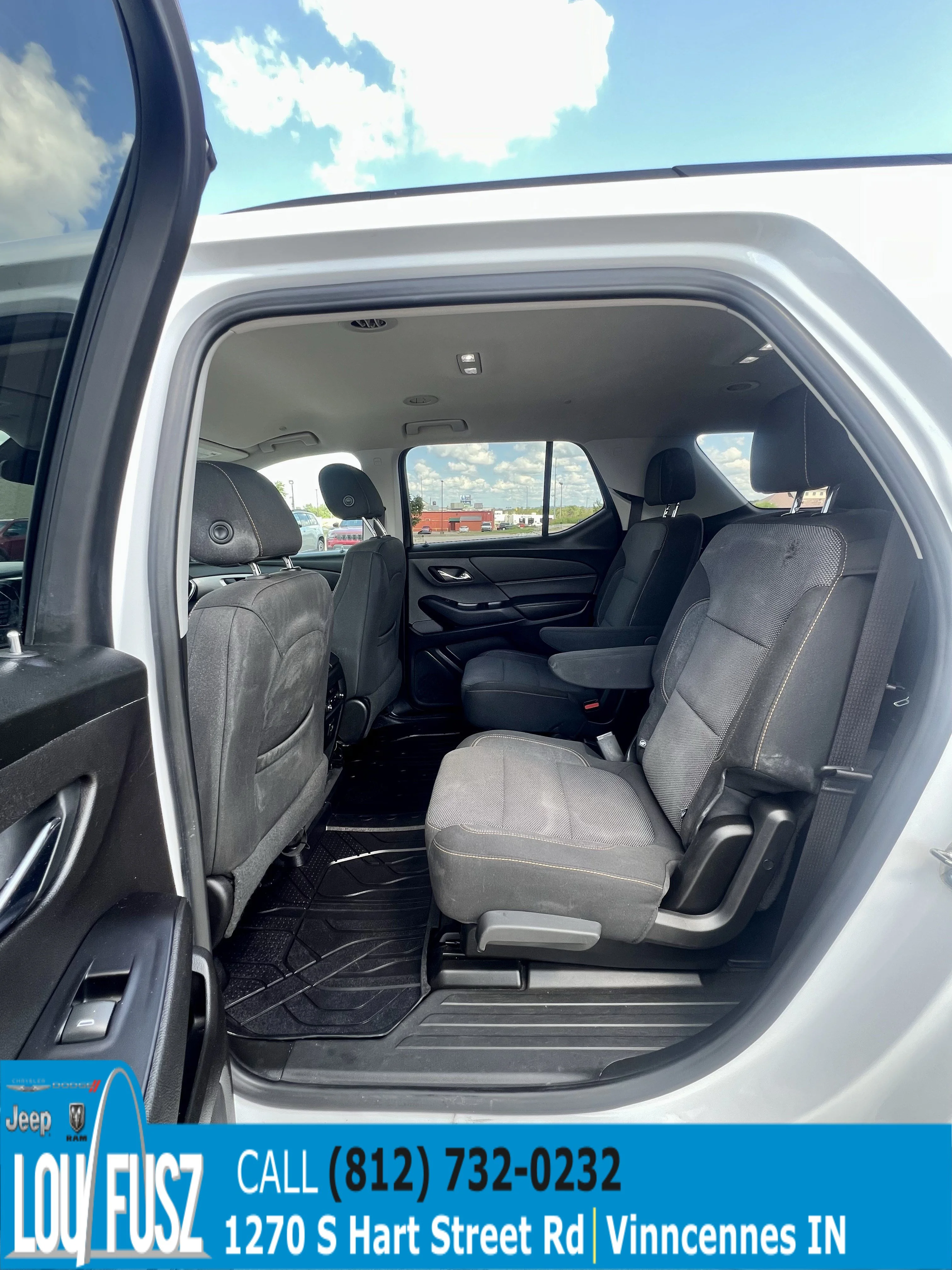 Used 2019 Summit White Chevrolet LT Cloth image 15