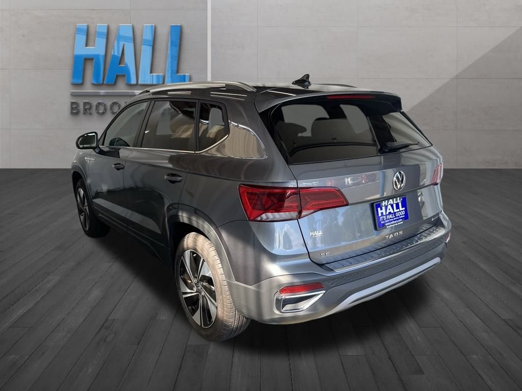 2024 Volkswagen Taos SE photo 3