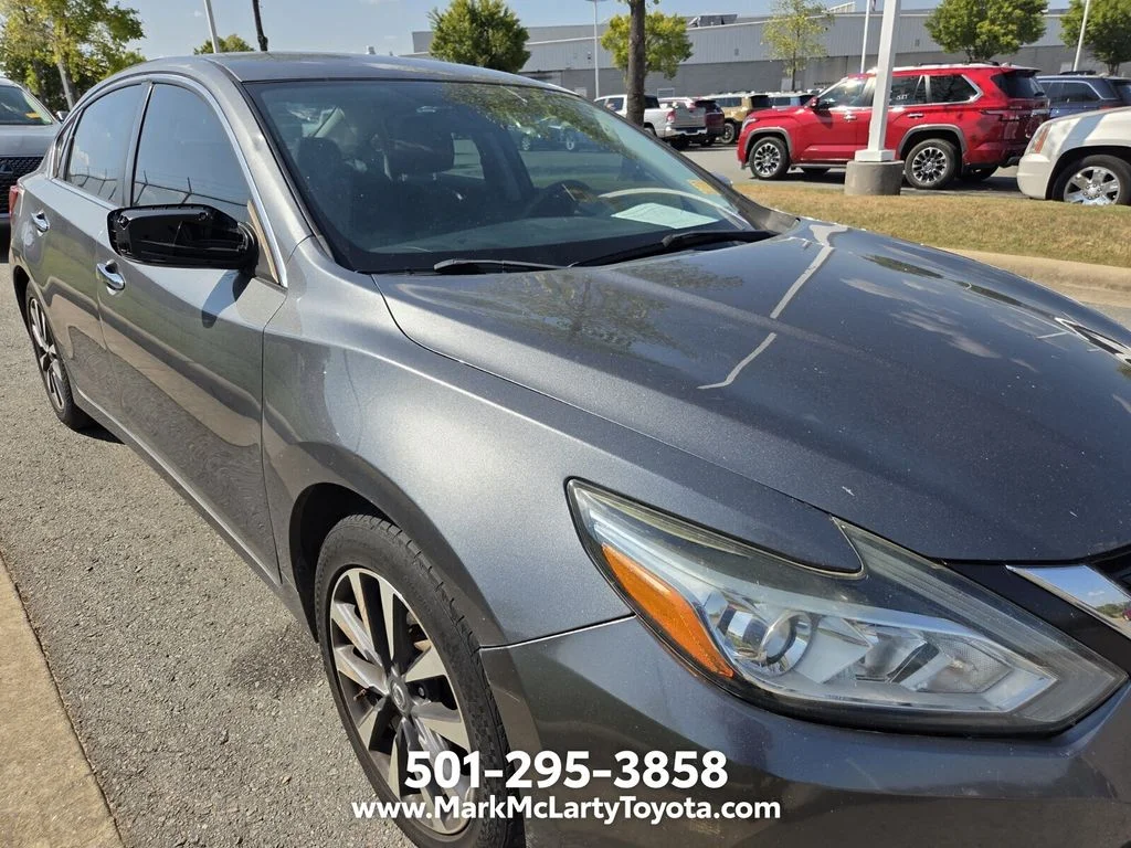 Used 2017 Gray Nissan 2.5 SV image 9