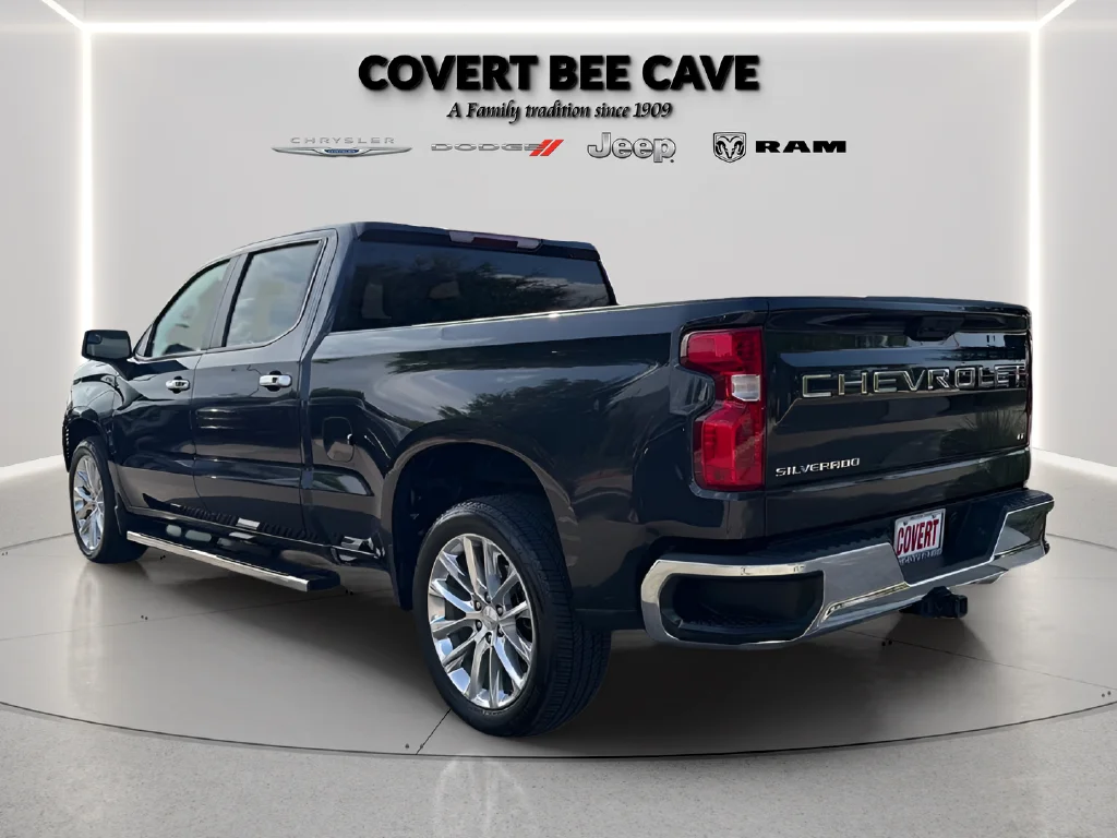 Used 2022 Gray Chevrolet LT image 9
