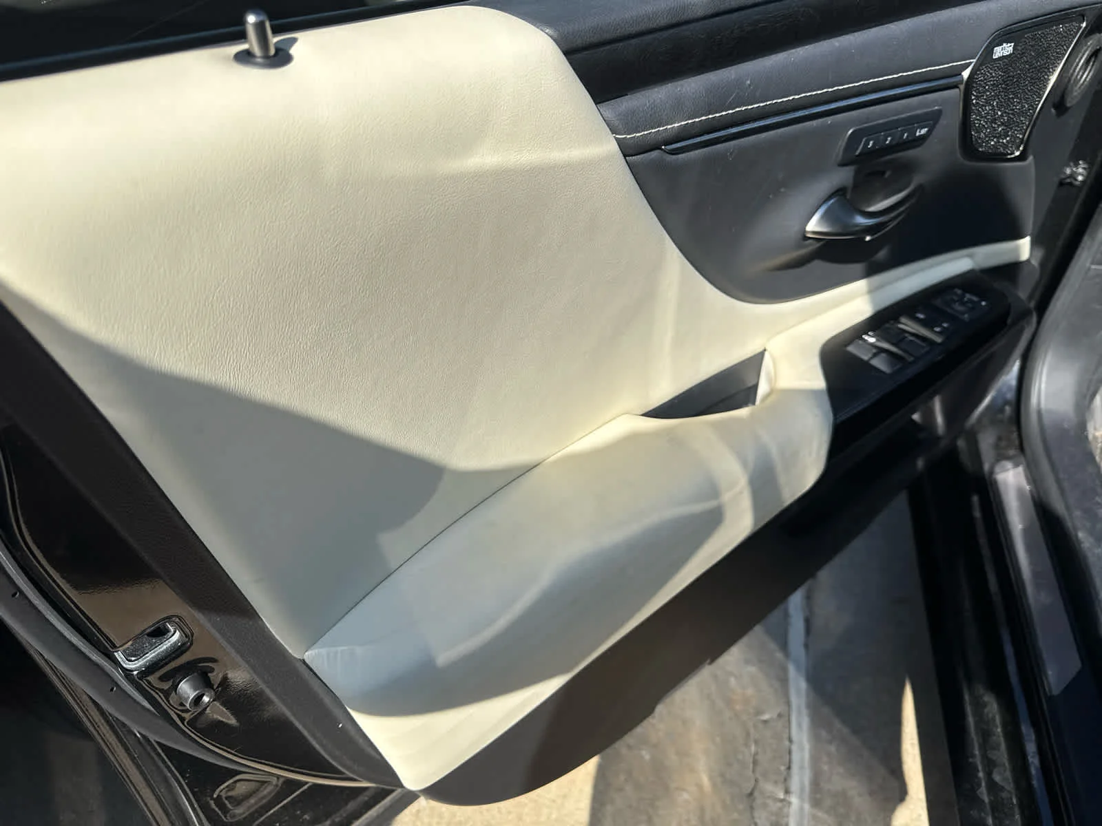 Used 2022 Caviar Lexus Ultra Luxury image 8
