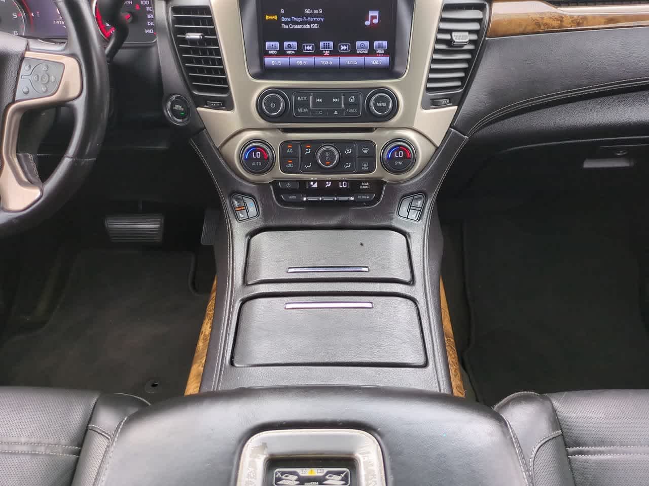 Used 2016 White Frost Tricoat GMC Denali image 19
