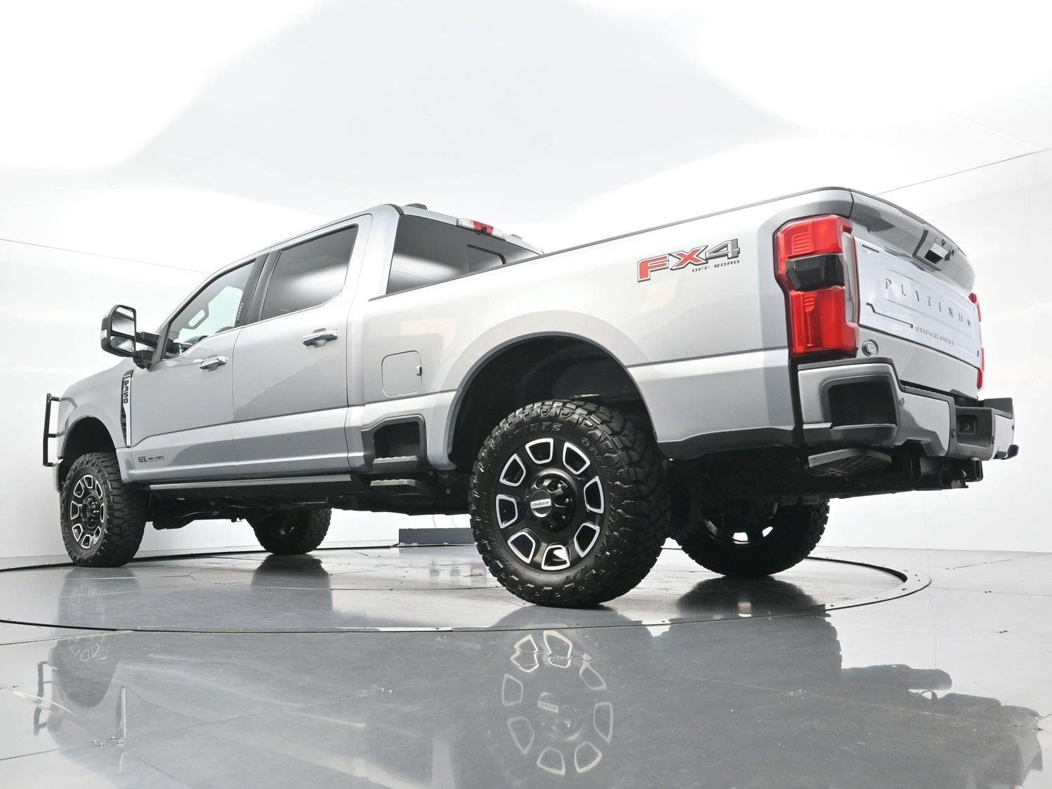Used 2023 Iconic Silver Metallic Ford XL image 53