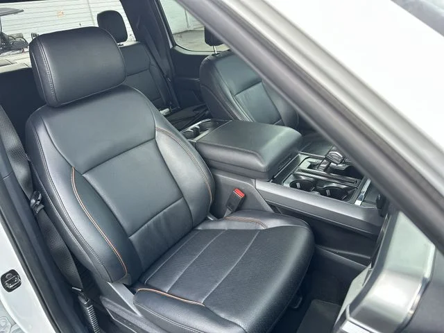 Used 2025 White Ford Lariat image 27