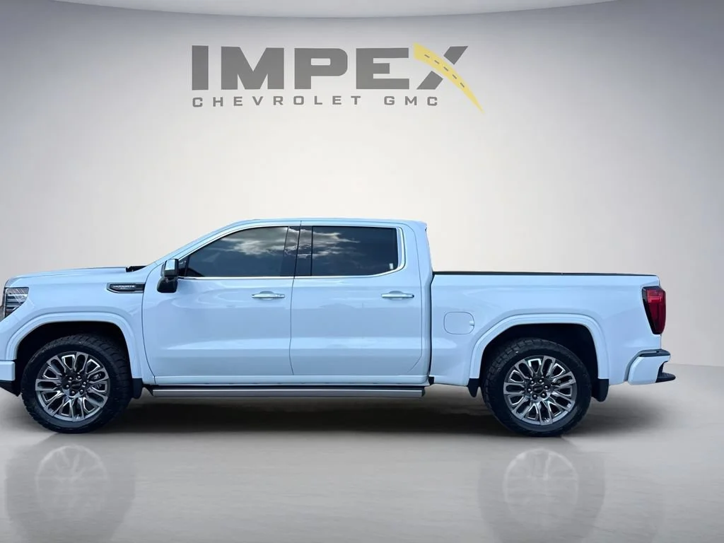 Used 2026 Glacier White Tricoat GMC Denali Ultimate image 2