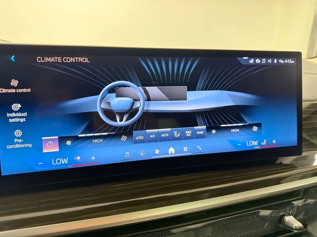 Used 2024 Black BMW xDrive40i image 17