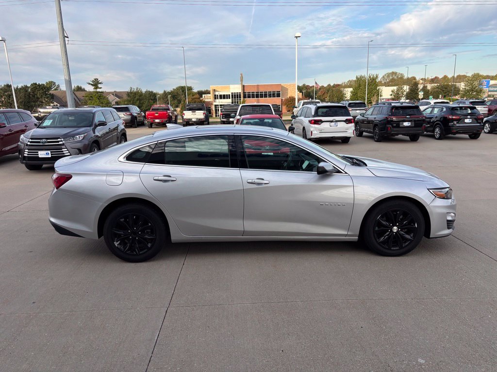 Used 2021 Silver Ice Metallic Chevrolet LT image 4