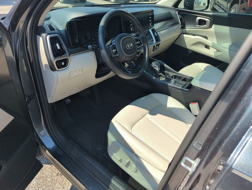 Used 2021 Gray Kia S image 9