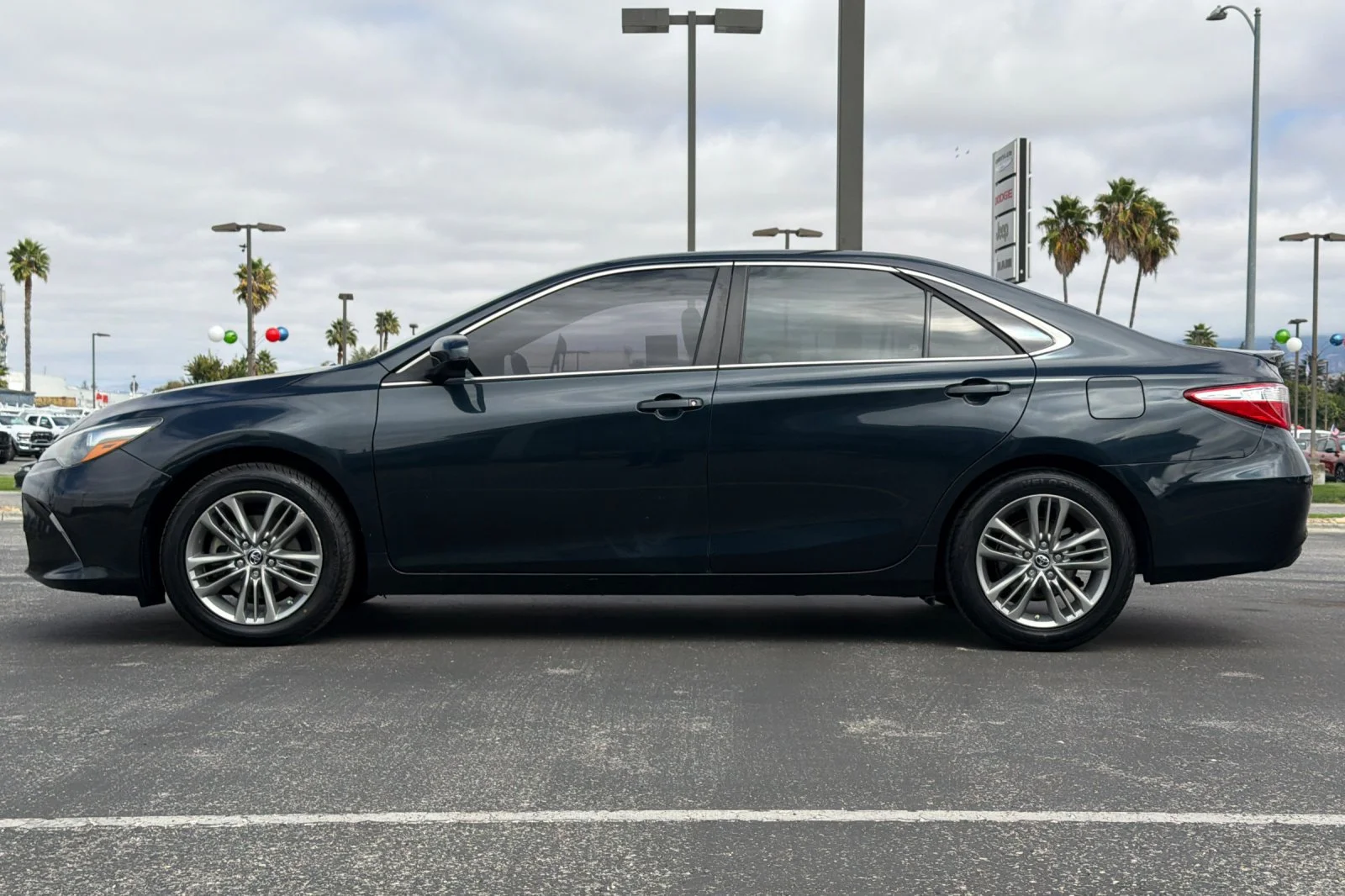 Used 2016 Gray Toyota SE image 7