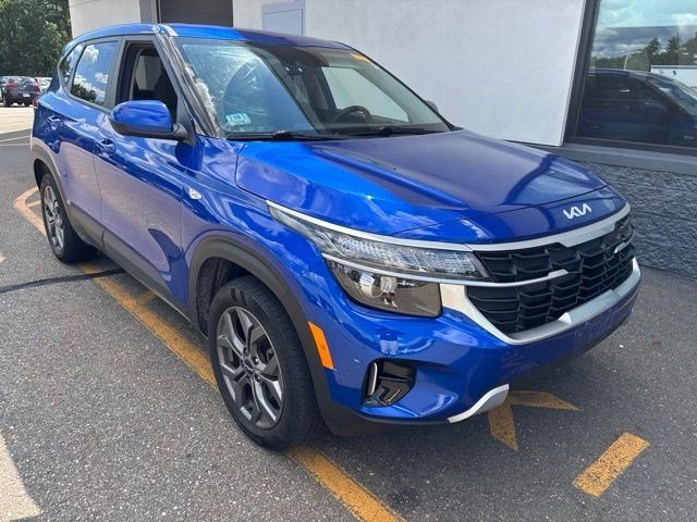 Used 2024 Neptune Blue Kia LX image 1