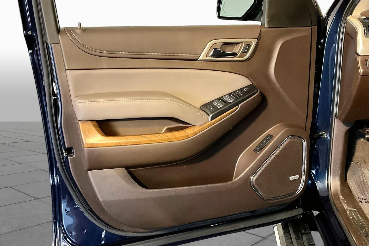 Used 2020 Dark Sapphire Blue Metallic GMC Denali image 22