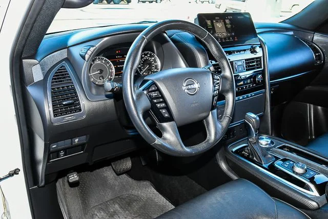 Used 2022 White Nissan SL image 16