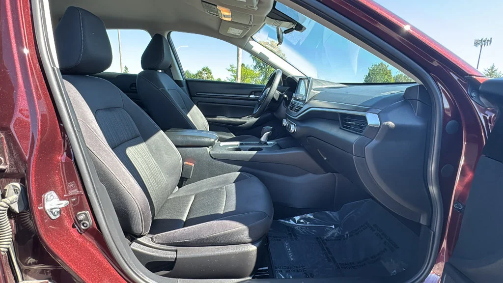 Used 2025 Red Nissan SV image 8