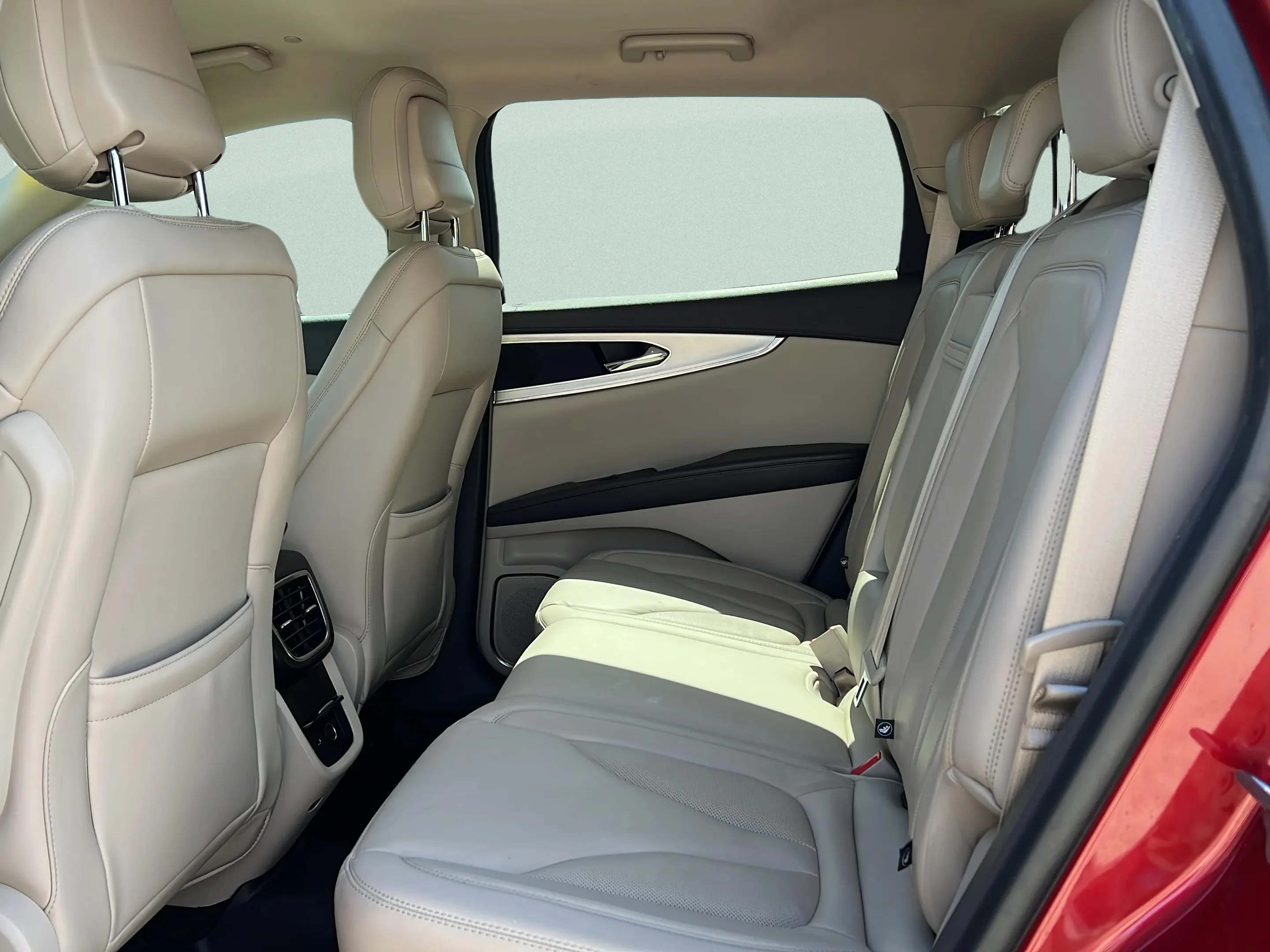 Used 2020 Red Lincoln Standard image 23