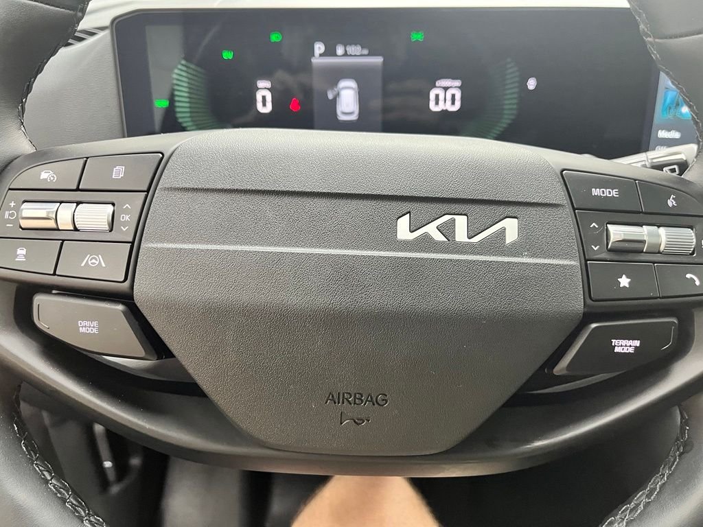 Used 2026 Black Kia X-Line image 24