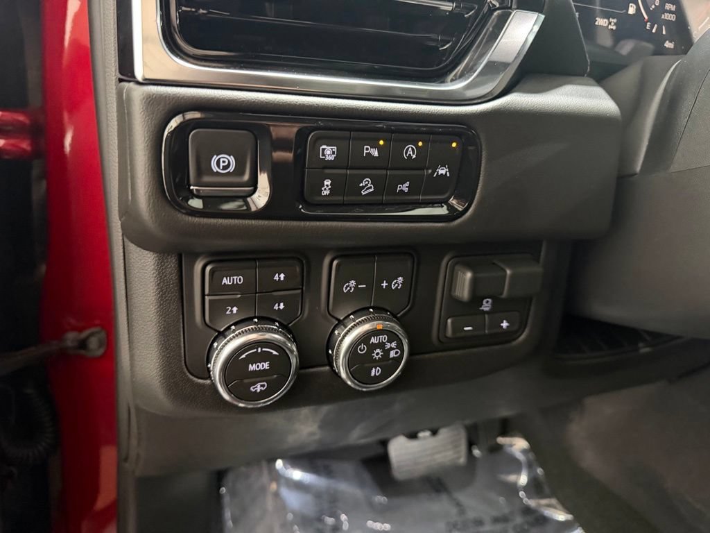 2026 GMC Yukon Denali - Photo 14