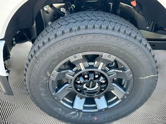 New 2026 Oxford White Ford XL image 16