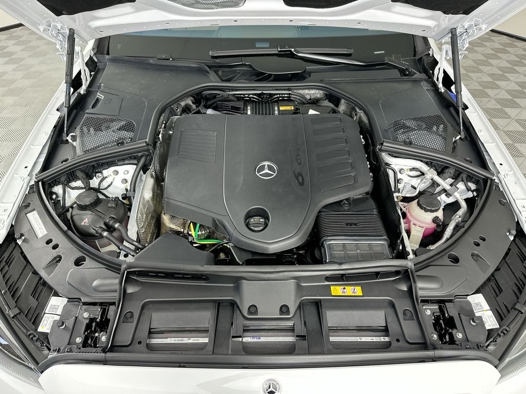 New 2026 White Mercedes-Benz S 500 image 32