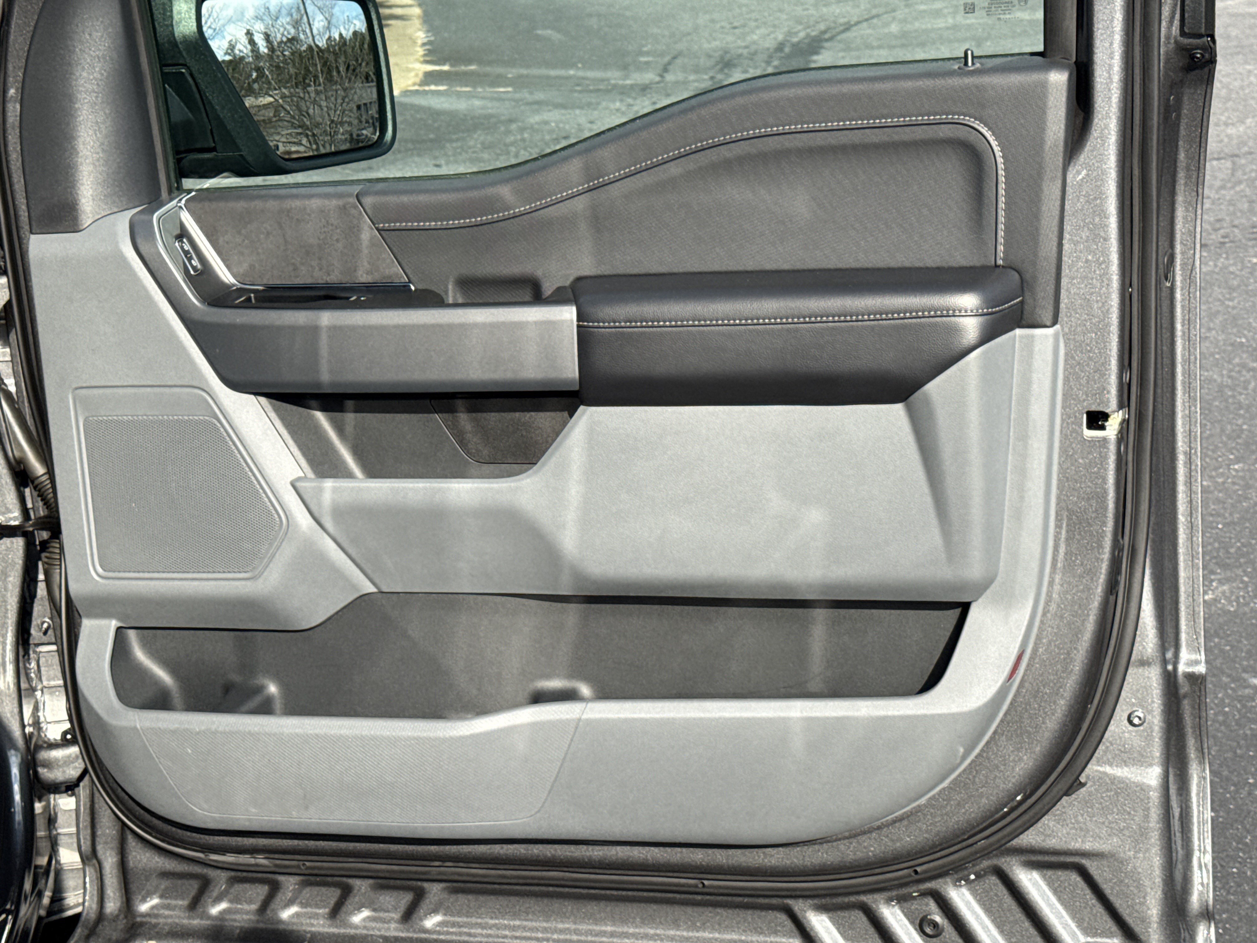2025 Ford F-150 XLT - Photo 15