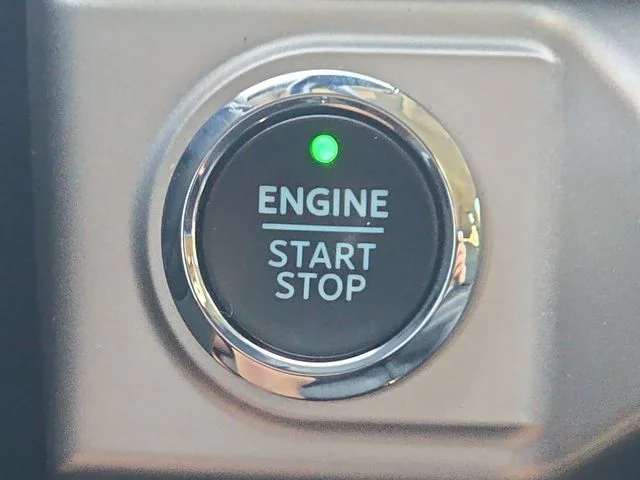 Used 2021 Agate Black Metallic Ford XLT image 30