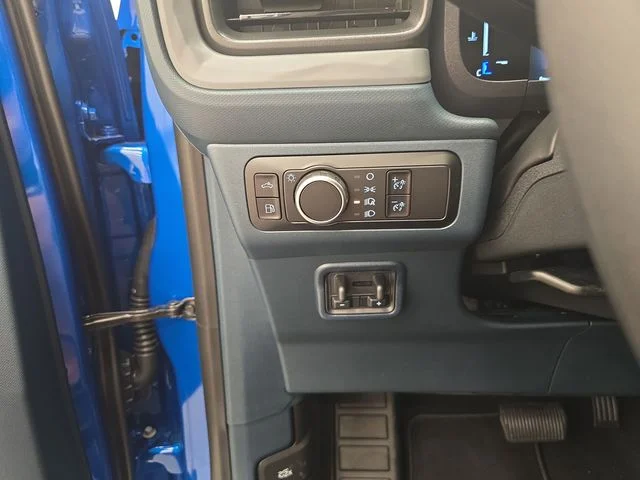 New 2026 Velocity Blue Ford XLT image 37