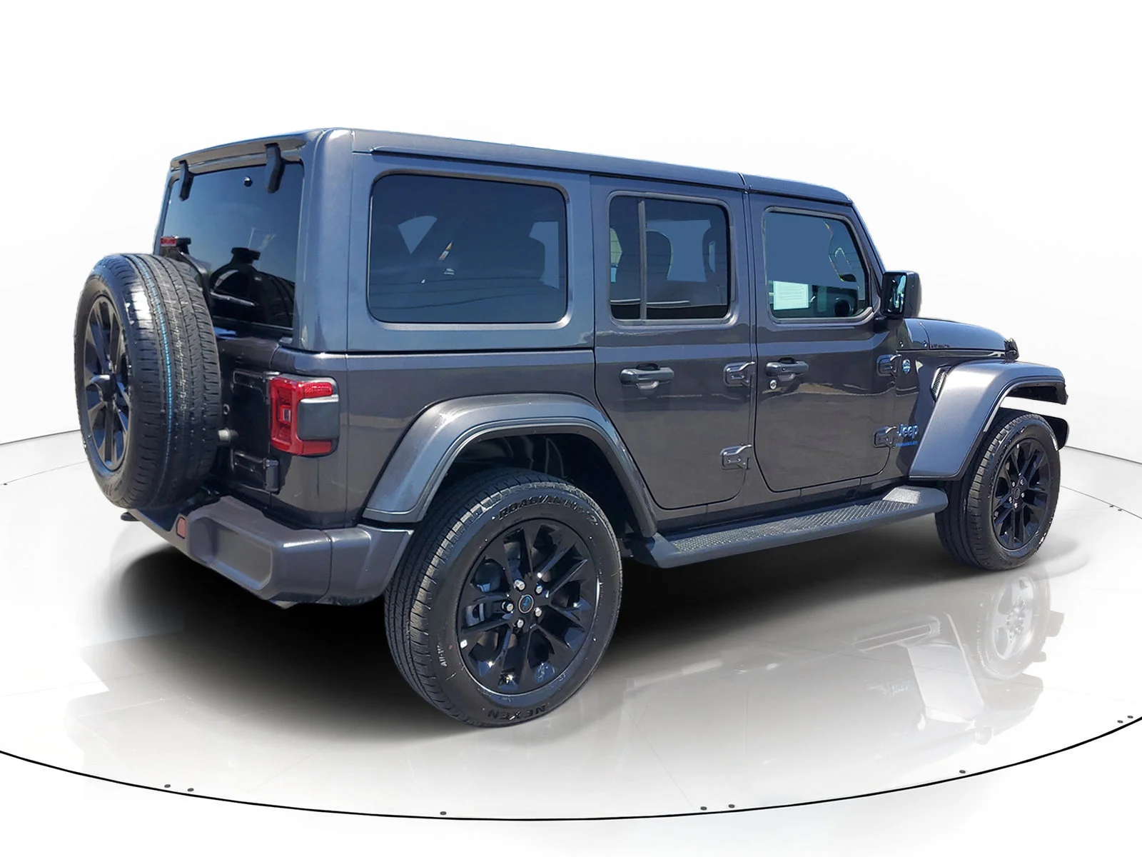 Certified Used 2025 Gray Jeep Sahara 4xe image 3