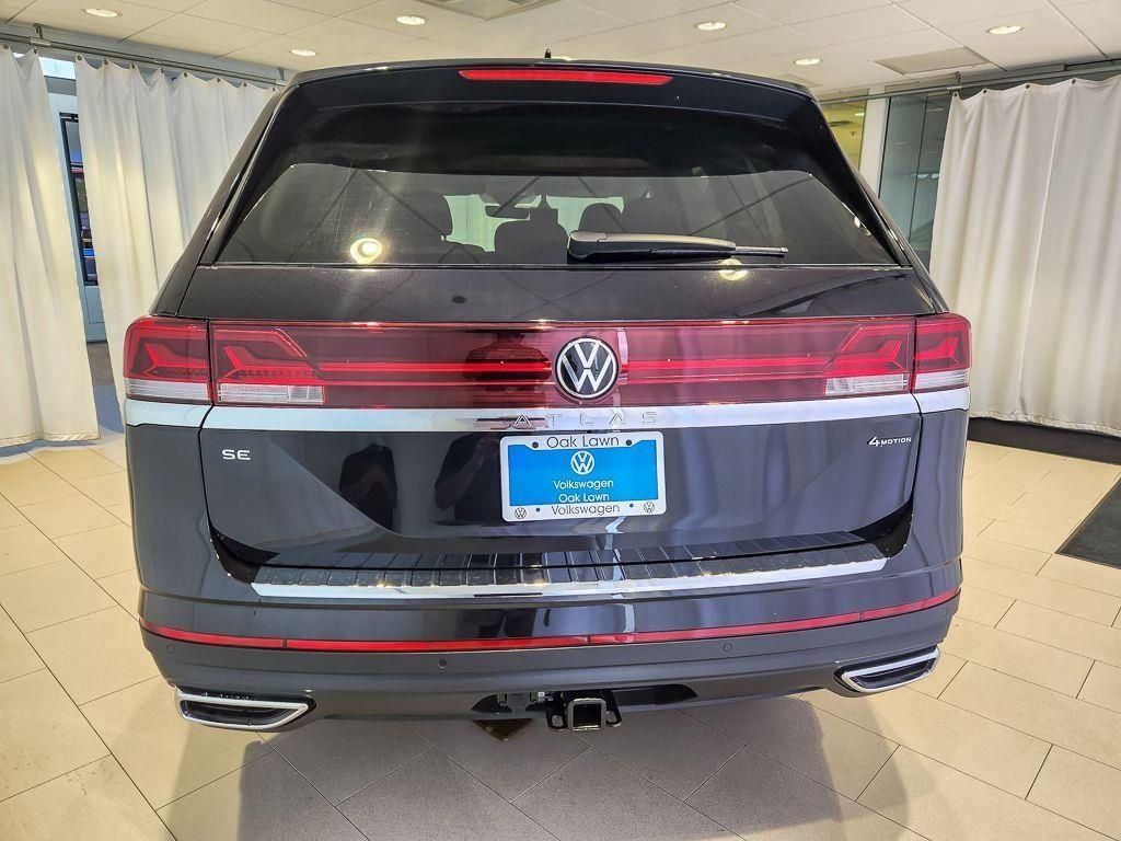New 2026 Deep Black Pearl Volkswagen 2.0T SE w/Technology image 4