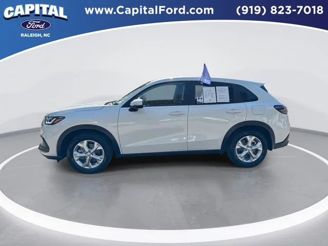 Used 2023 White Honda LX image 5