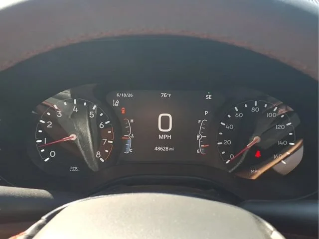 Used 2025  Jeep Trailhawk image 12