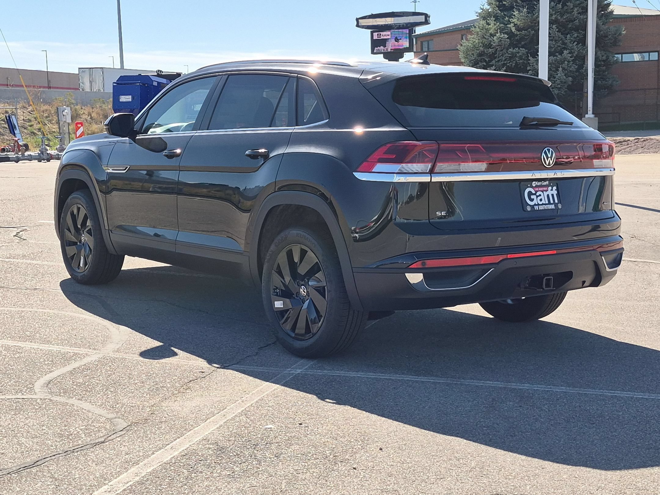 New 2026 Deep Black Pearl Volkswagen 2.0T SE w/Technology image 5